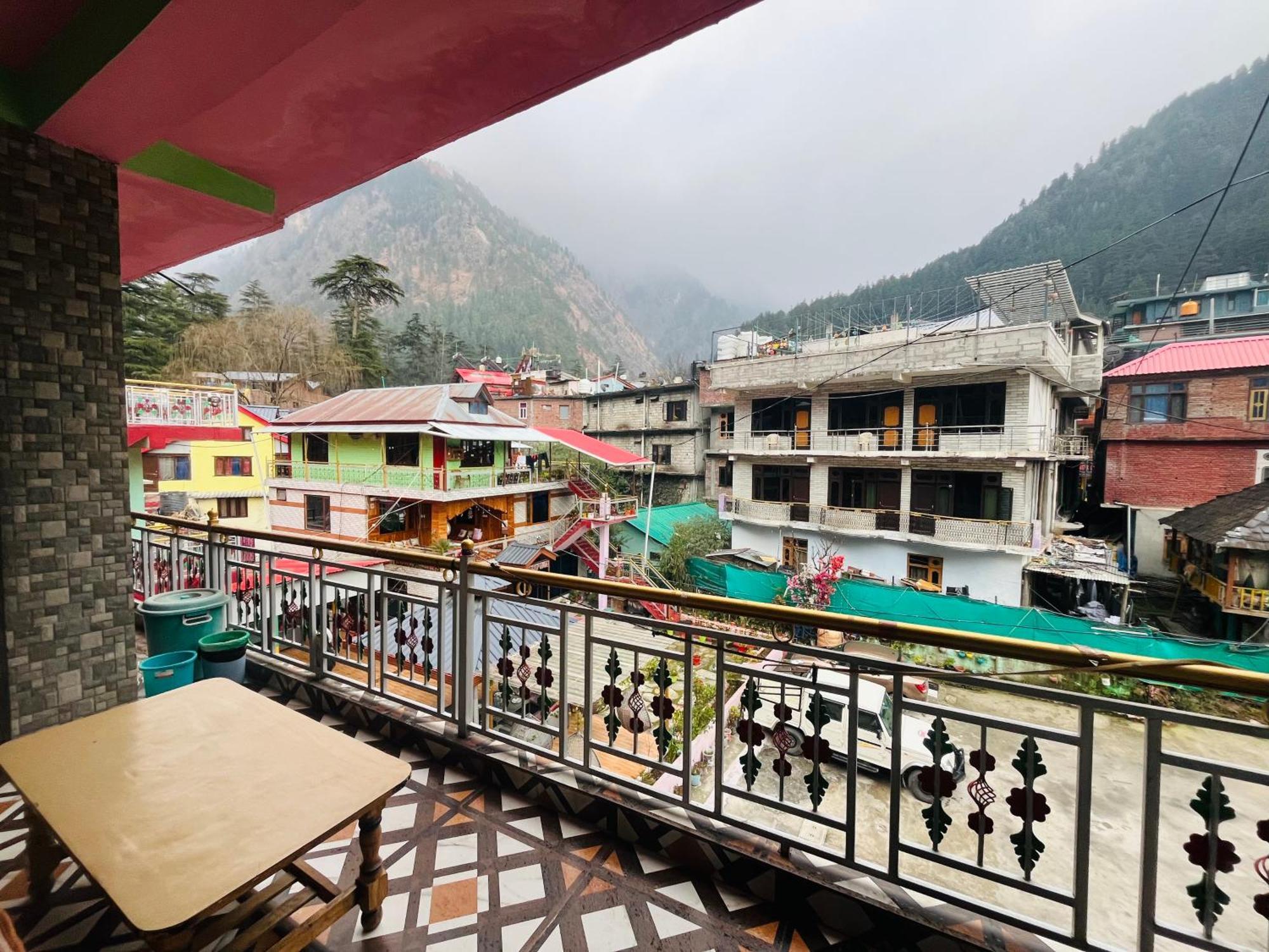 Russian Unit Kasol By Valley Εξωτερικό φωτογραφία